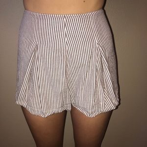 Pleated shorts